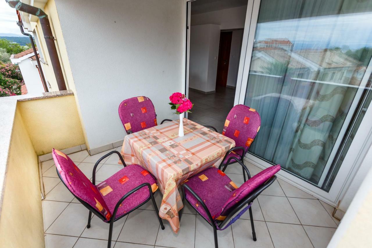 Villa Luka Малинска Екстериор снимка
