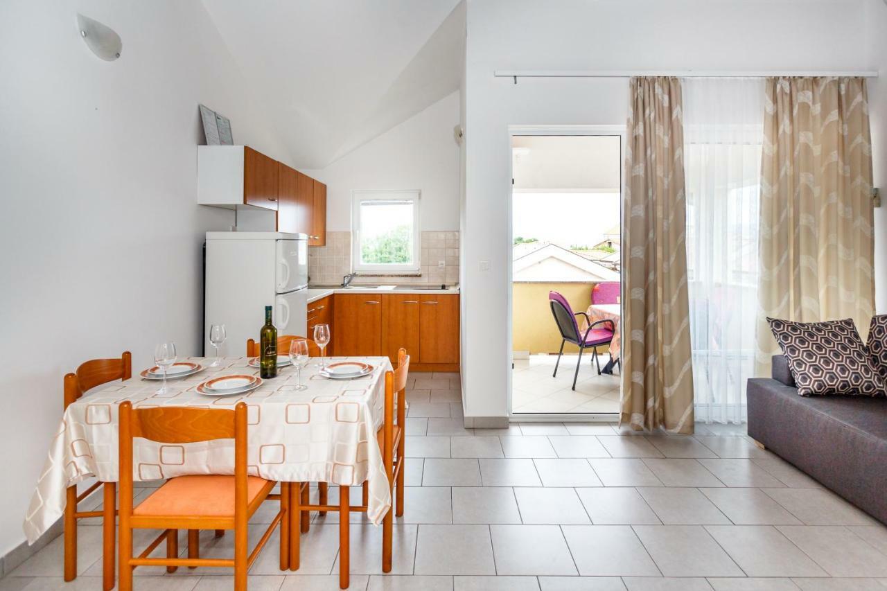 Villa Luka Малинска Екстериор снимка